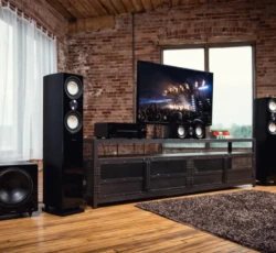 Home 13 smart security systems - view of a monitor