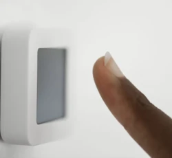 Home 25 smart security systems - view of fingerpring scanning